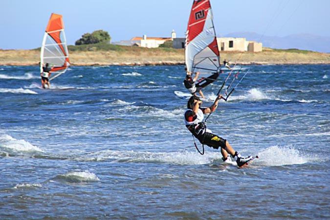 Windsurfing Seaside Apartment Artemida Exterior photo
