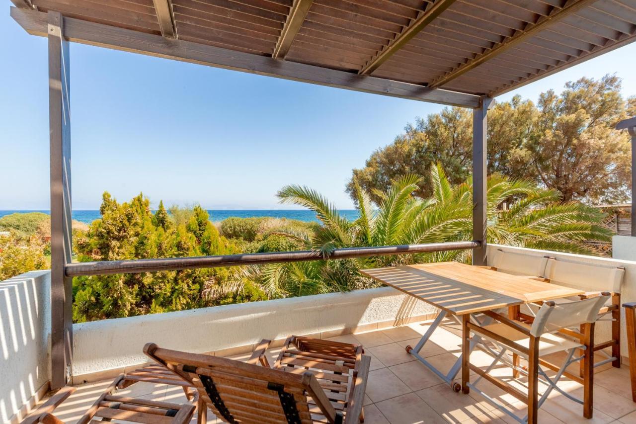 Windsurfing Seaside Apartment Artemida Exterior photo